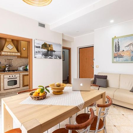 Sorrentovibes - Spacious 3 Bedrooms Apartment In Sorrento Oldtown Eksteriør bilde