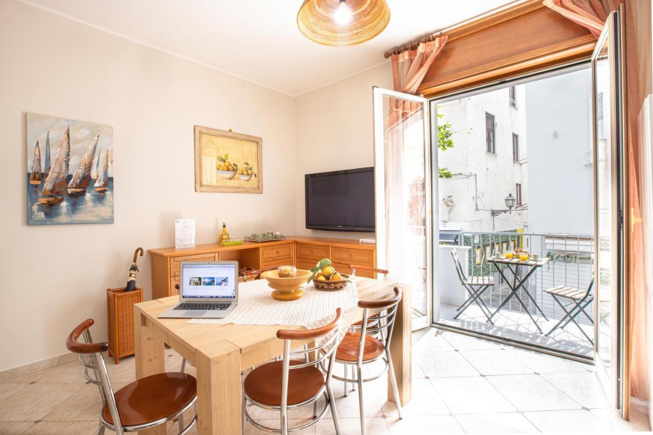 Sorrentovibes - Spacious 3 Bedrooms Apartment In Sorrento Oldtown Eksteriør bilde