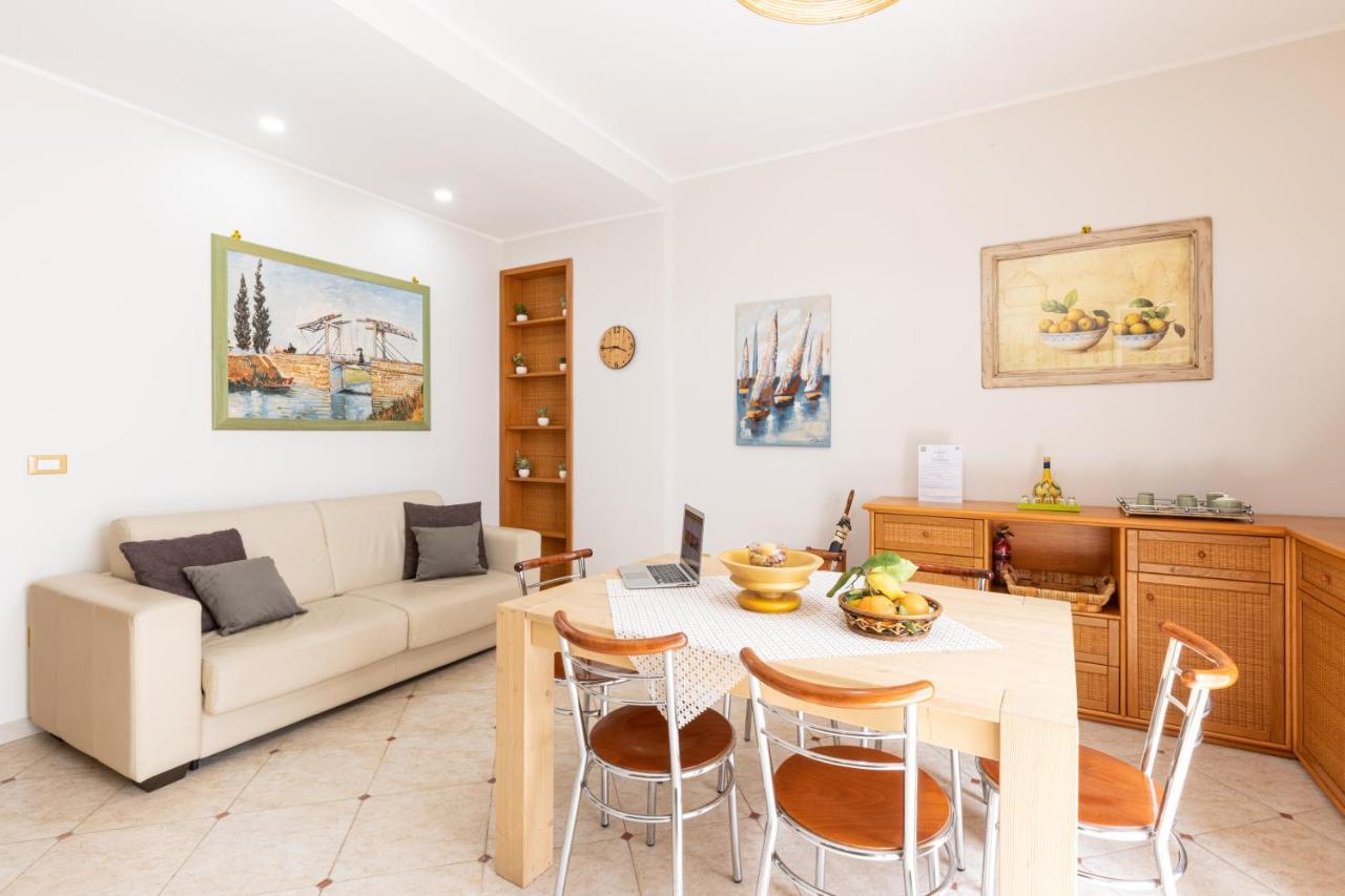 Sorrentovibes - Spacious 3 Bedrooms Apartment In Sorrento Oldtown Eksteriør bilde